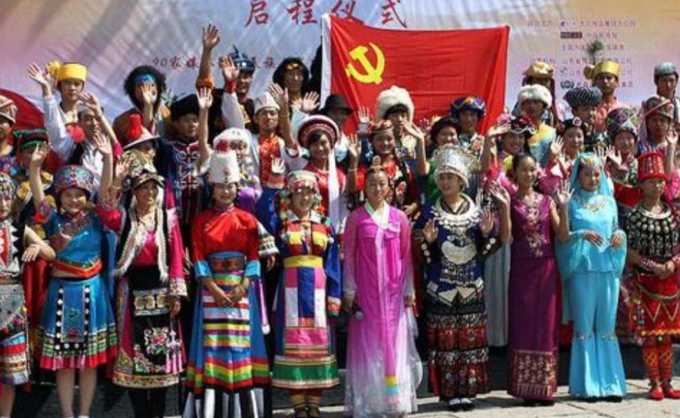 苦等200多年流浪的企业新闻达曼族终于加入中国籍现家家悬挂五星红旗